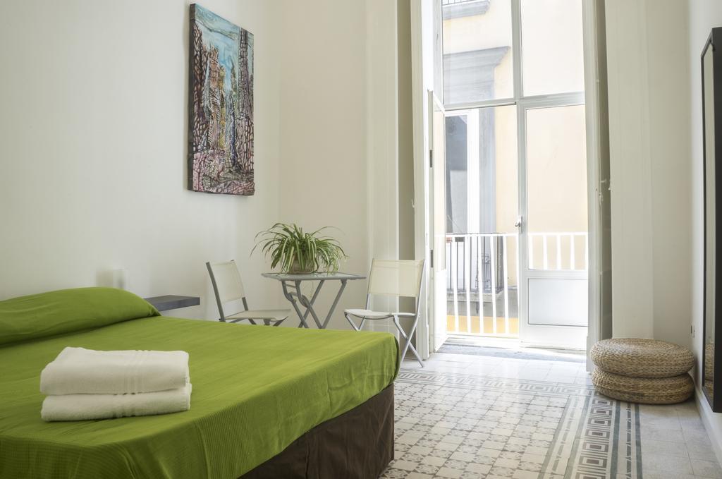 La Galleria Naples Room photo