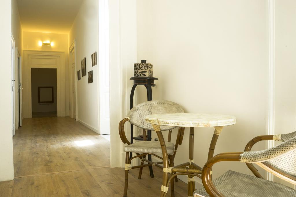 La Galleria Naples Room photo
